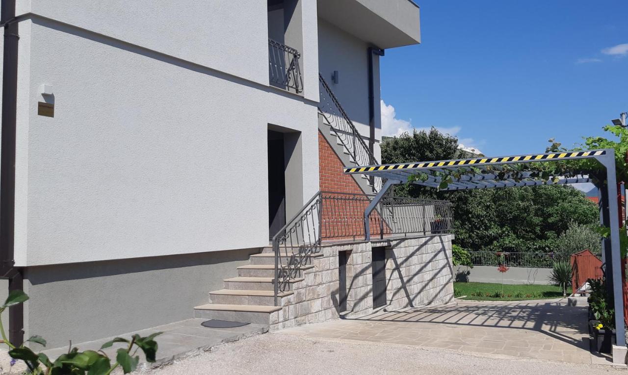 Avisi Home Trebinje Eksteriør bilde